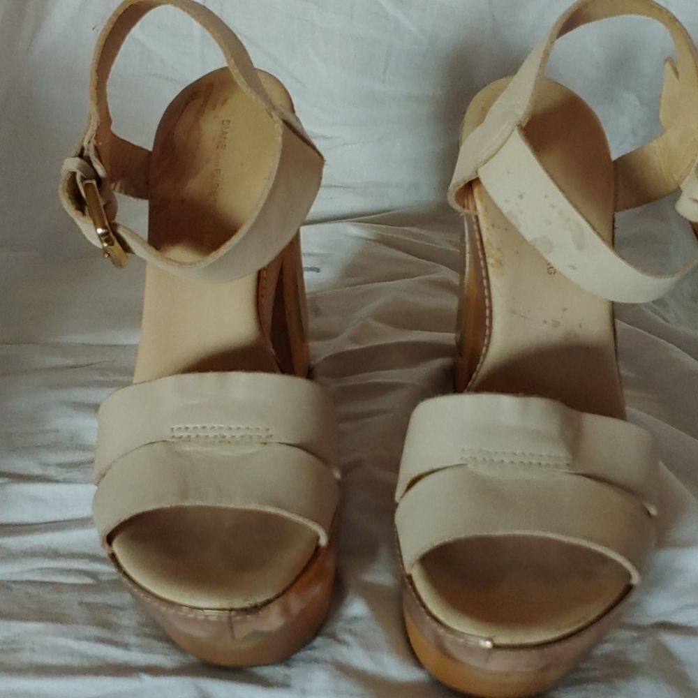 Diane von Furstenberg size 6 sandal